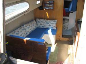 Columbia 29 settee